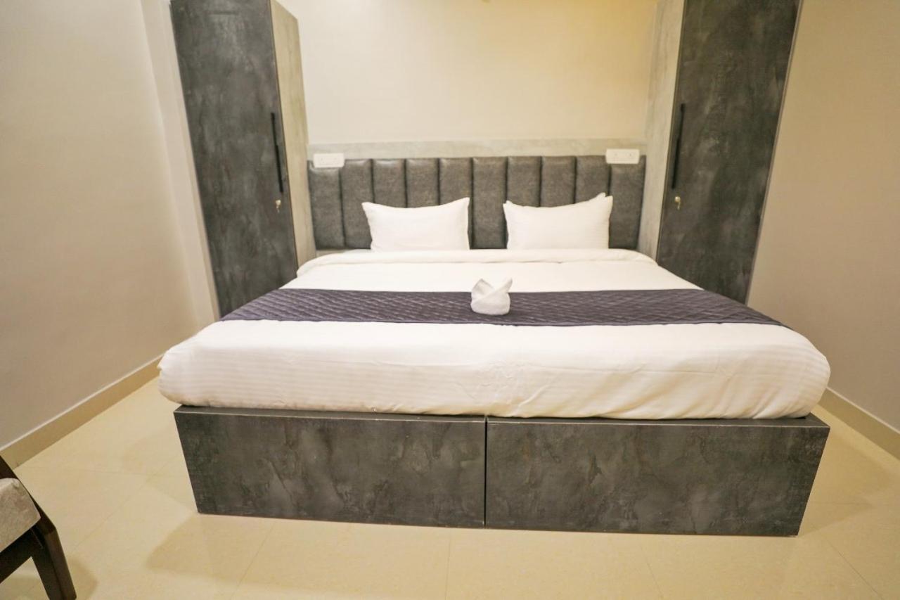 Hotel Ceasta, Beside Us Consulate Hyderabad, Gachibowli Gundipet Екстериор снимка