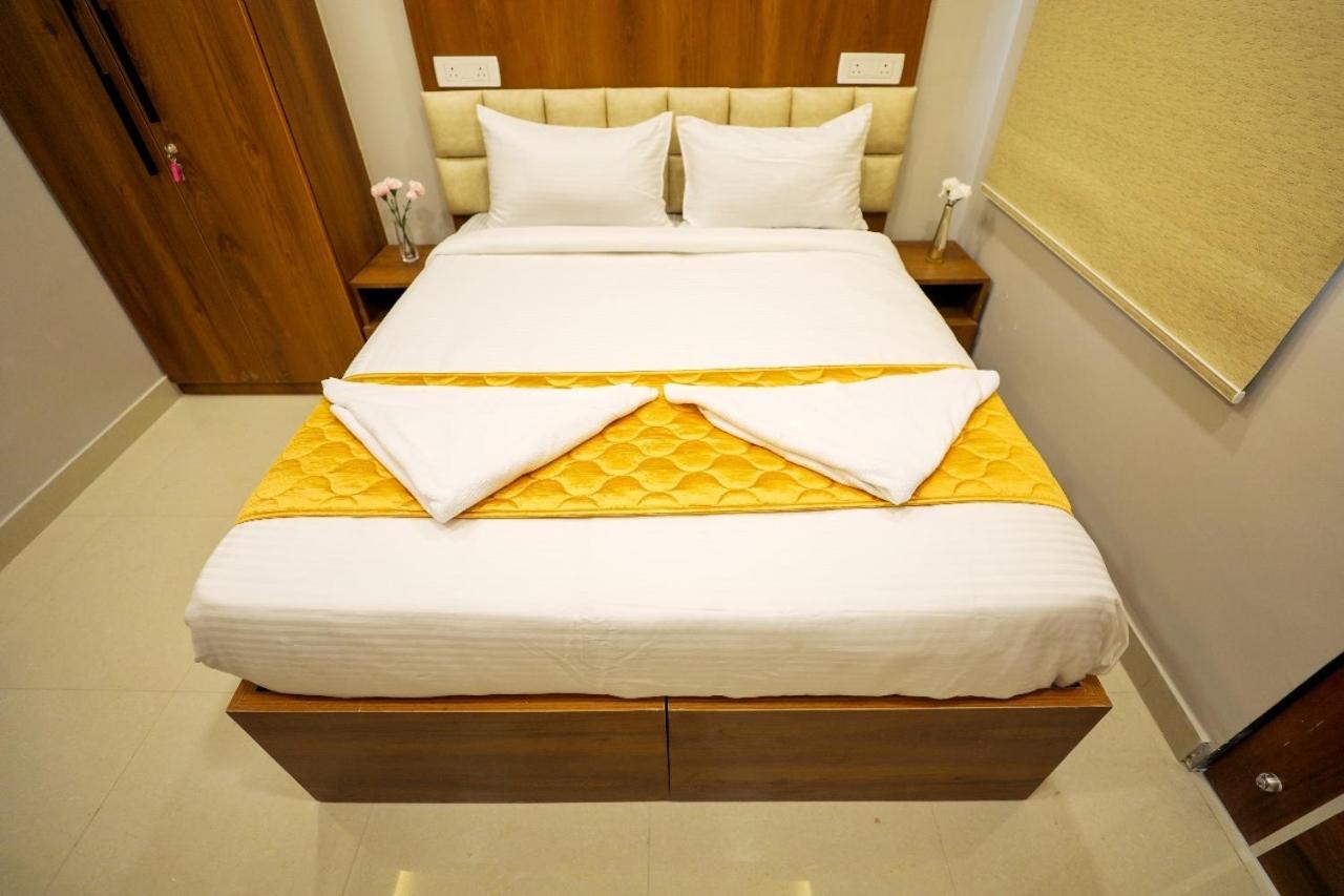 Hotel Ceasta, Beside Us Consulate Hyderabad, Gachibowli Gundipet Екстериор снимка
