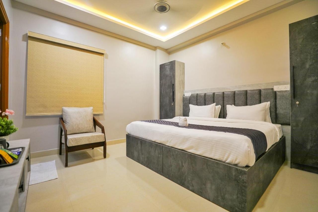 Hotel Ceasta, Beside Us Consulate Hyderabad, Gachibowli Gundipet Екстериор снимка