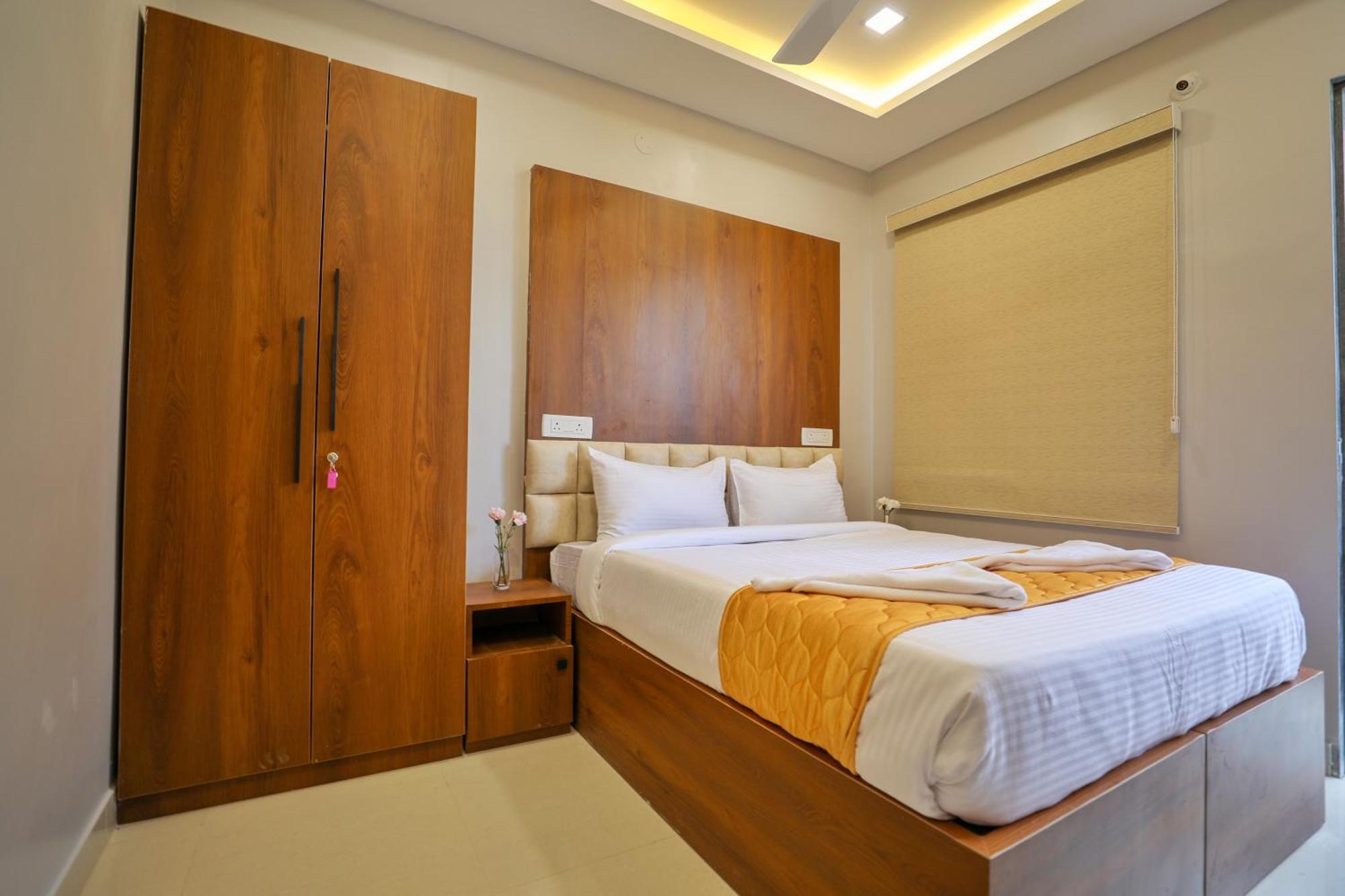 Hotel Ceasta, Beside Us Consulate Hyderabad, Gachibowli Gundipet Екстериор снимка